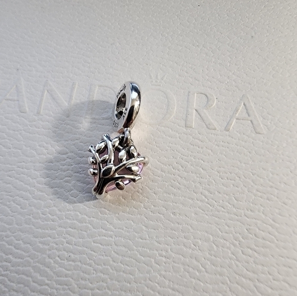 Pandora Pink Family Tree & Heart Dangle Charm - Picture 7 of 9